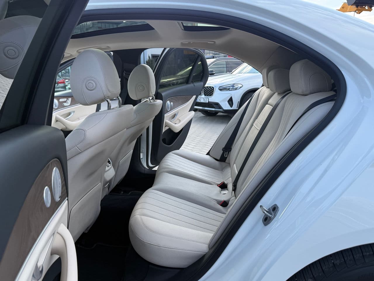 Mercedes E 350 2021 — Миниатюра 13