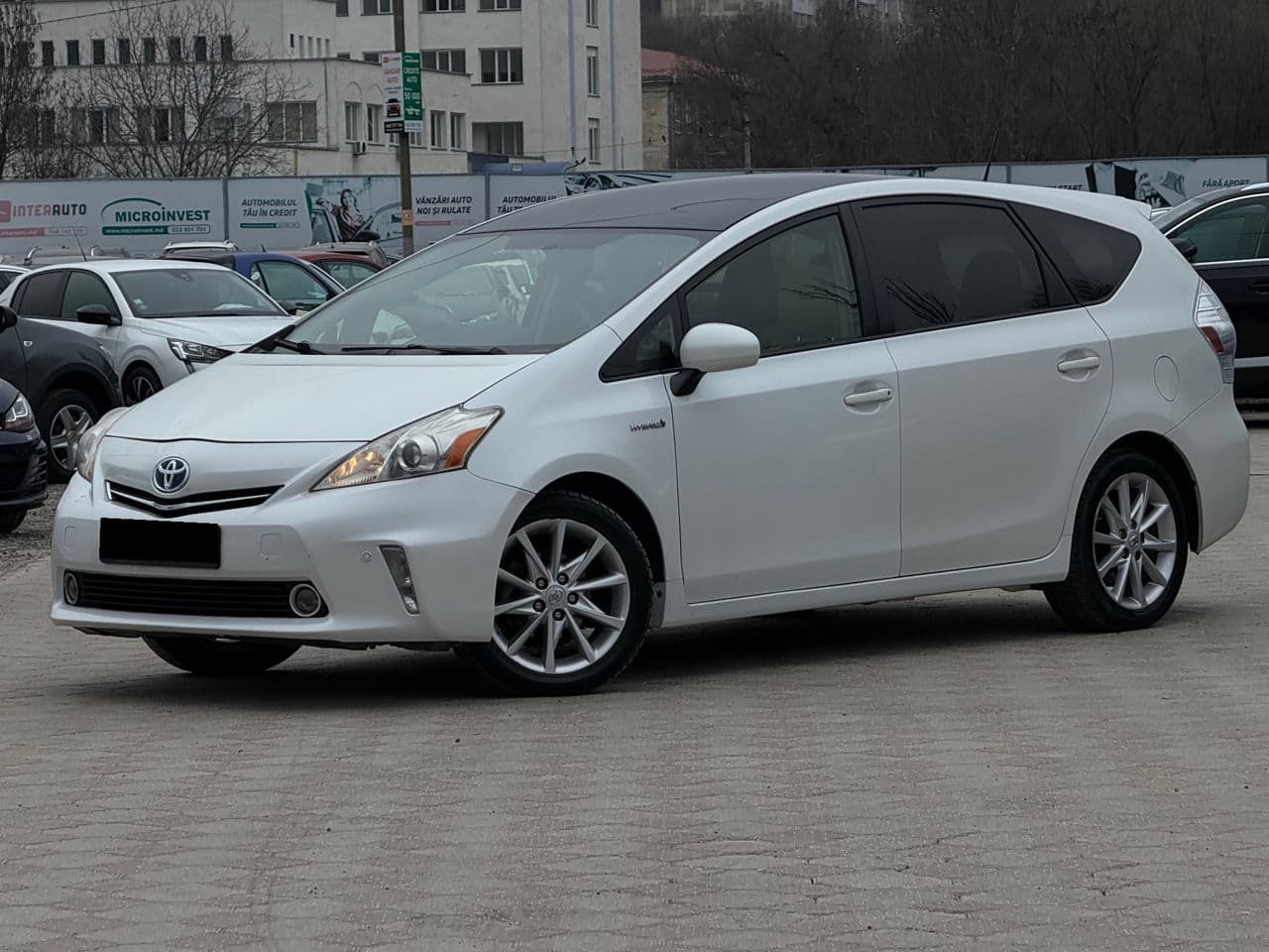 Toyota Prius Plus / V