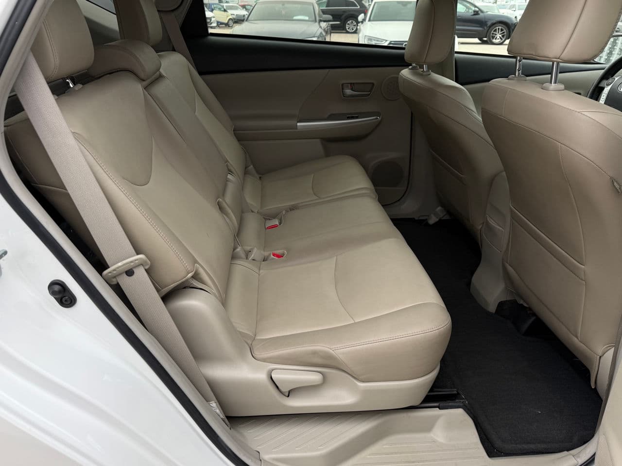 Toyota Prius Plus / V 2014 — Миниатюра 8