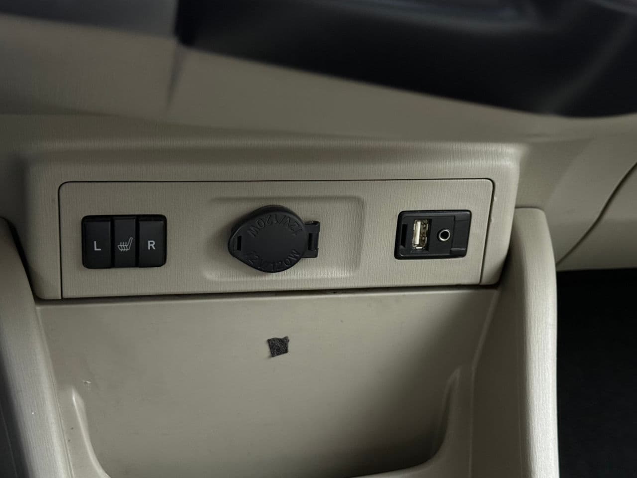 Toyota Prius Plus / V 2014 — Миниатюра 15