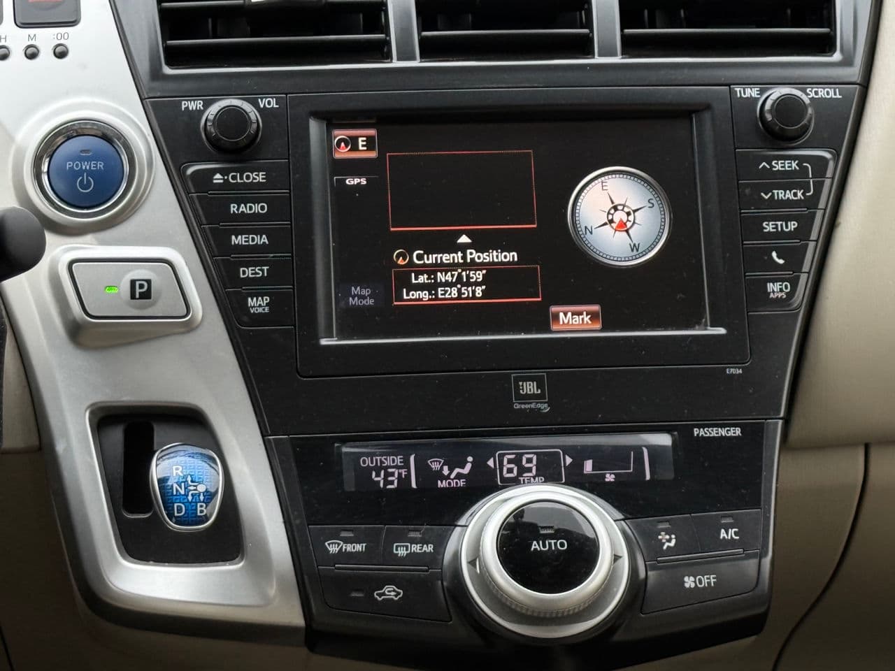 Toyota Prius Plus / V 2014 — Миниатюра 14