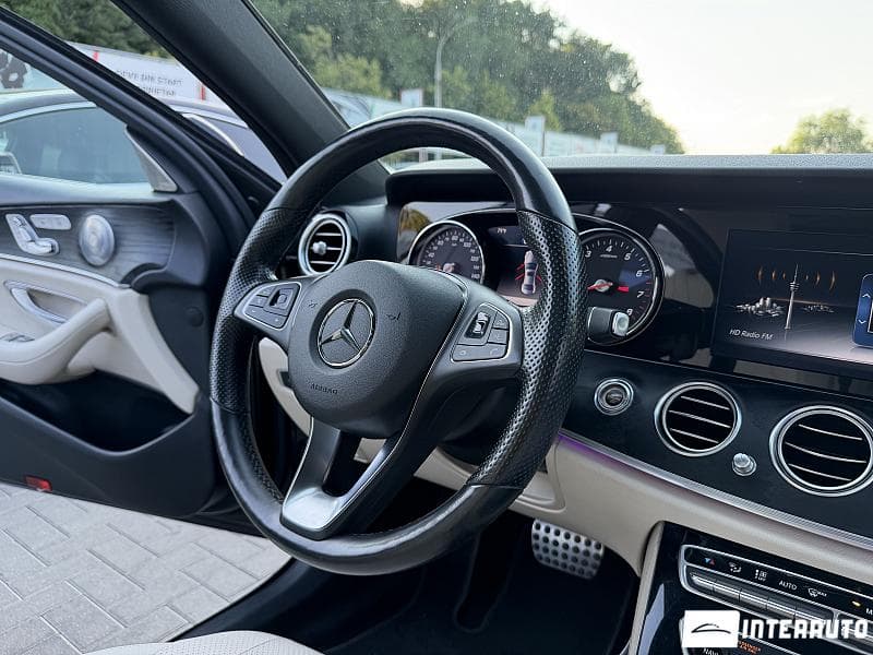 Mercedes E 300 2017 — Миниатюра 12