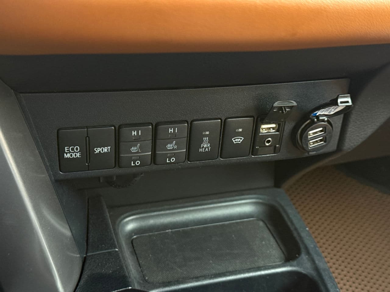 Toyota Rav-4 2016 — Миниатюра 16