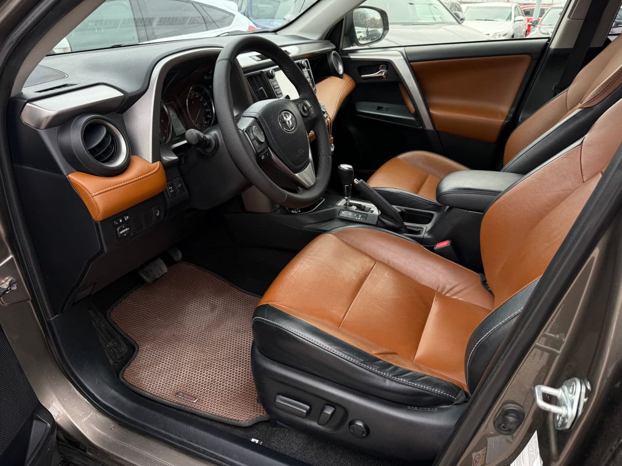Toyota Rav-4 2016 — Миниатюра 5