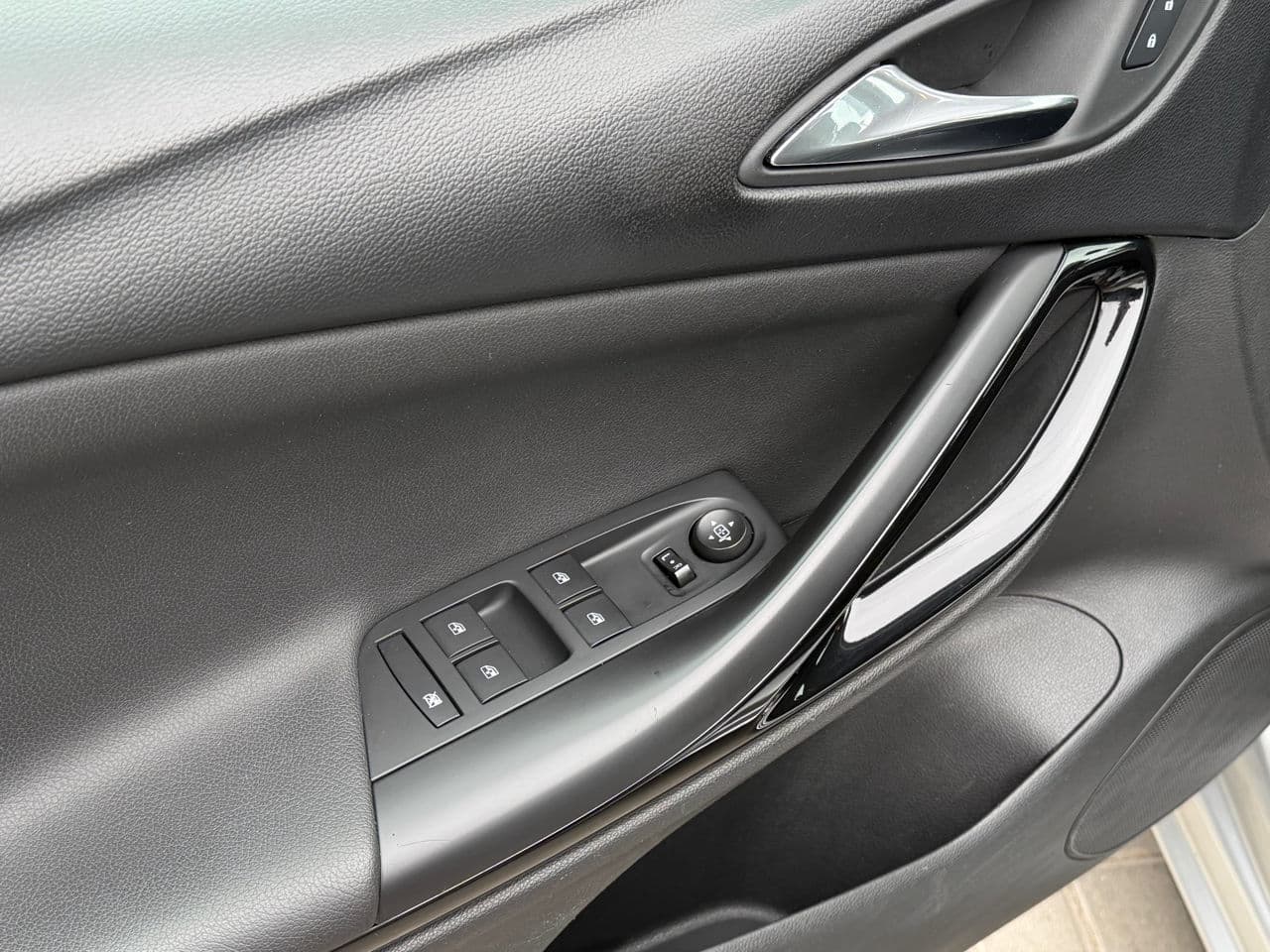 Opel Astra 2021 — Миниатюра 6