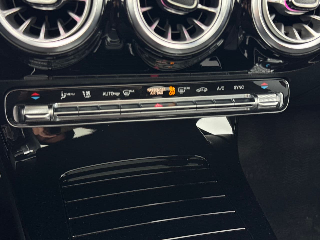 Mercedes CLA 200 2024 — Миниатюра 11