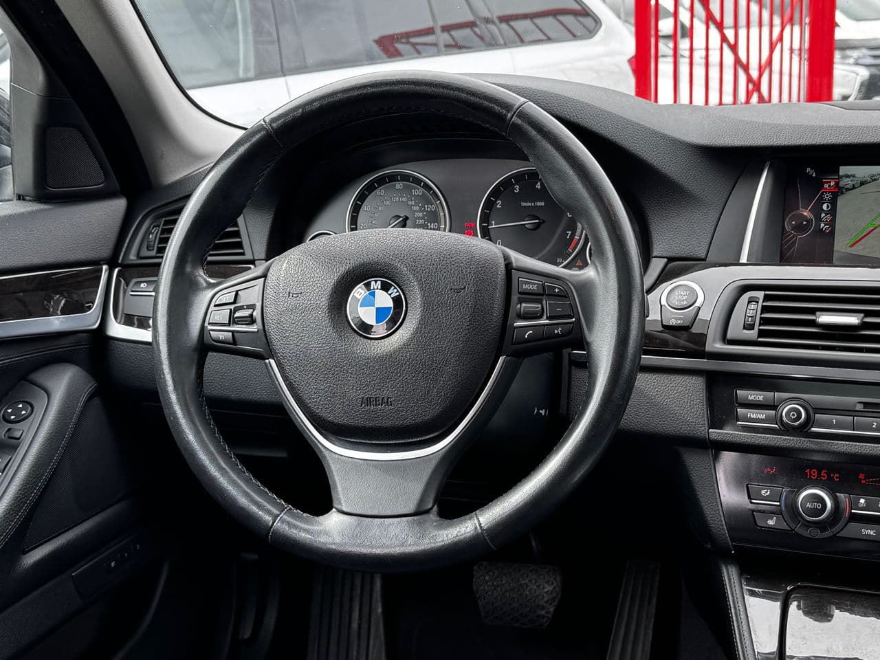 BMW 528 2015 — Миниатюра 13