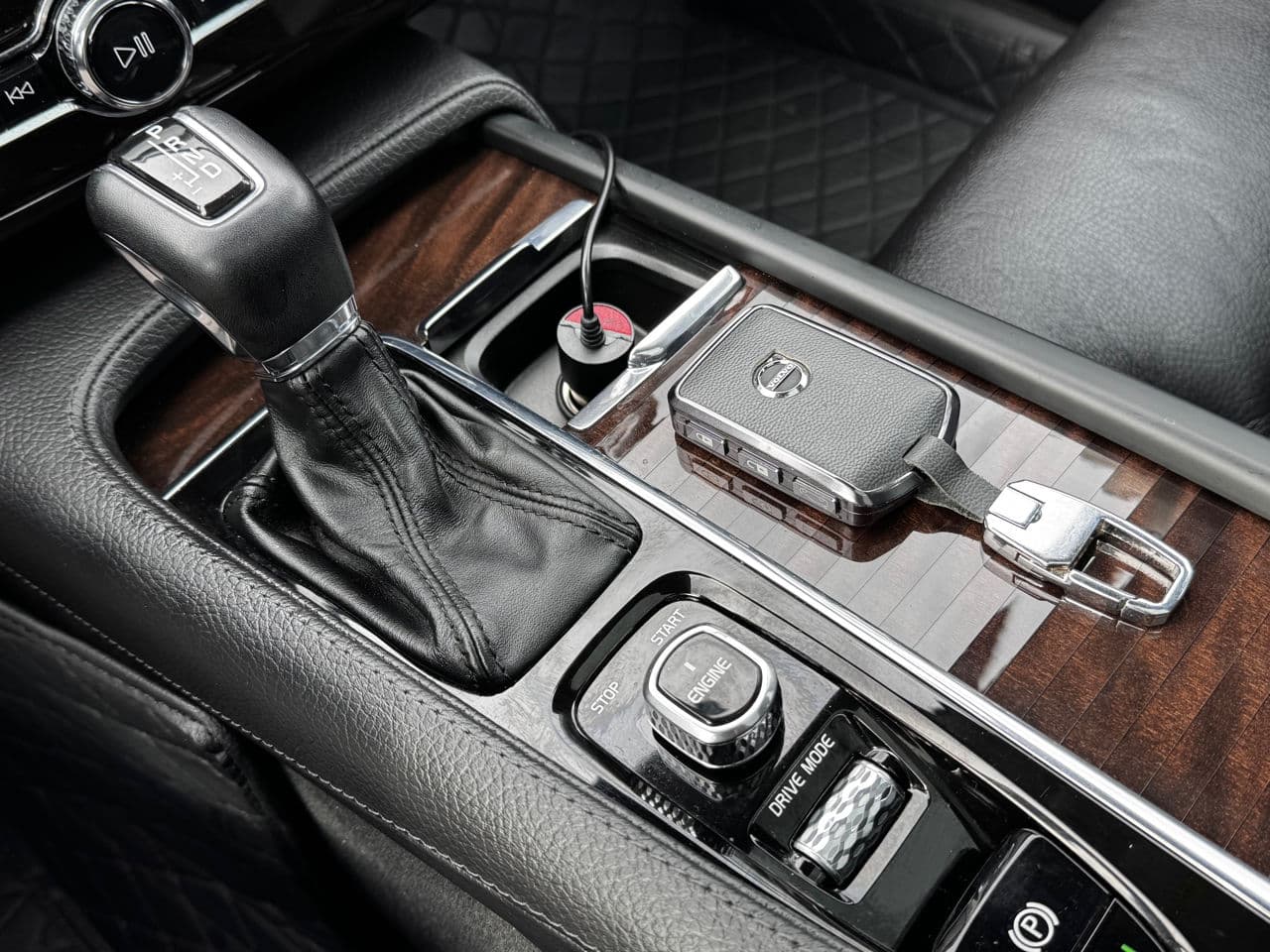Volvo XC 90 2017 — Миниатюра 14