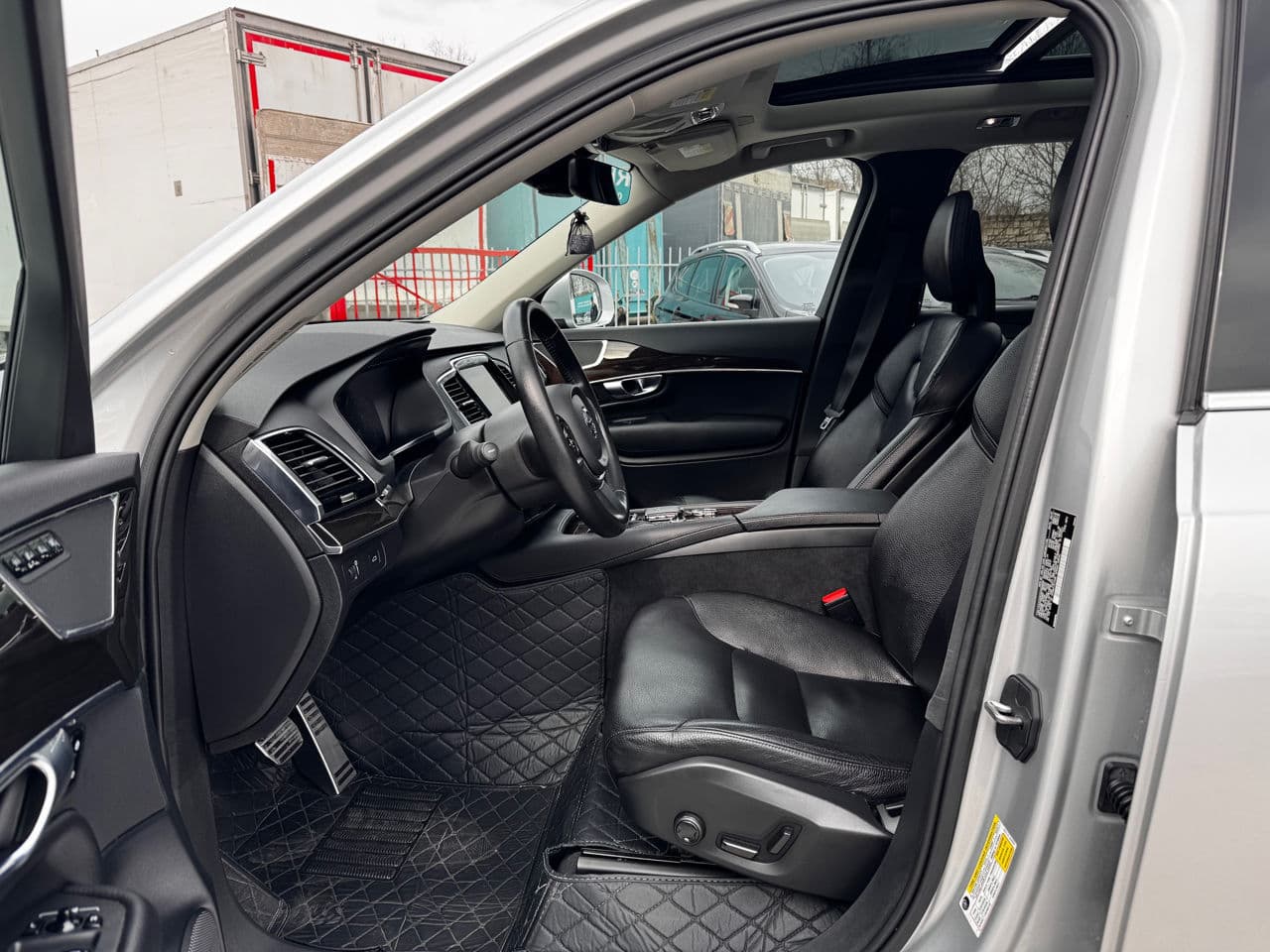 Volvo XC 90 2017 — Миниатюра 5