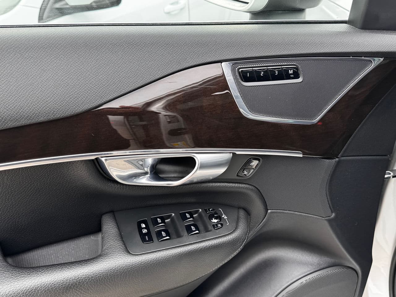 Volvo XC 90 2017 — Миниатюра 15