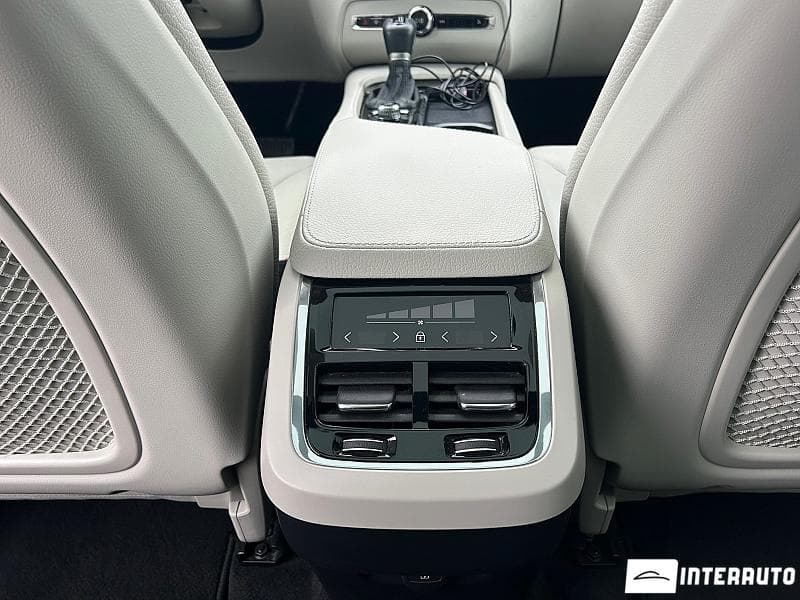 Volvo XC 90 2022 — Миниатюра 17
