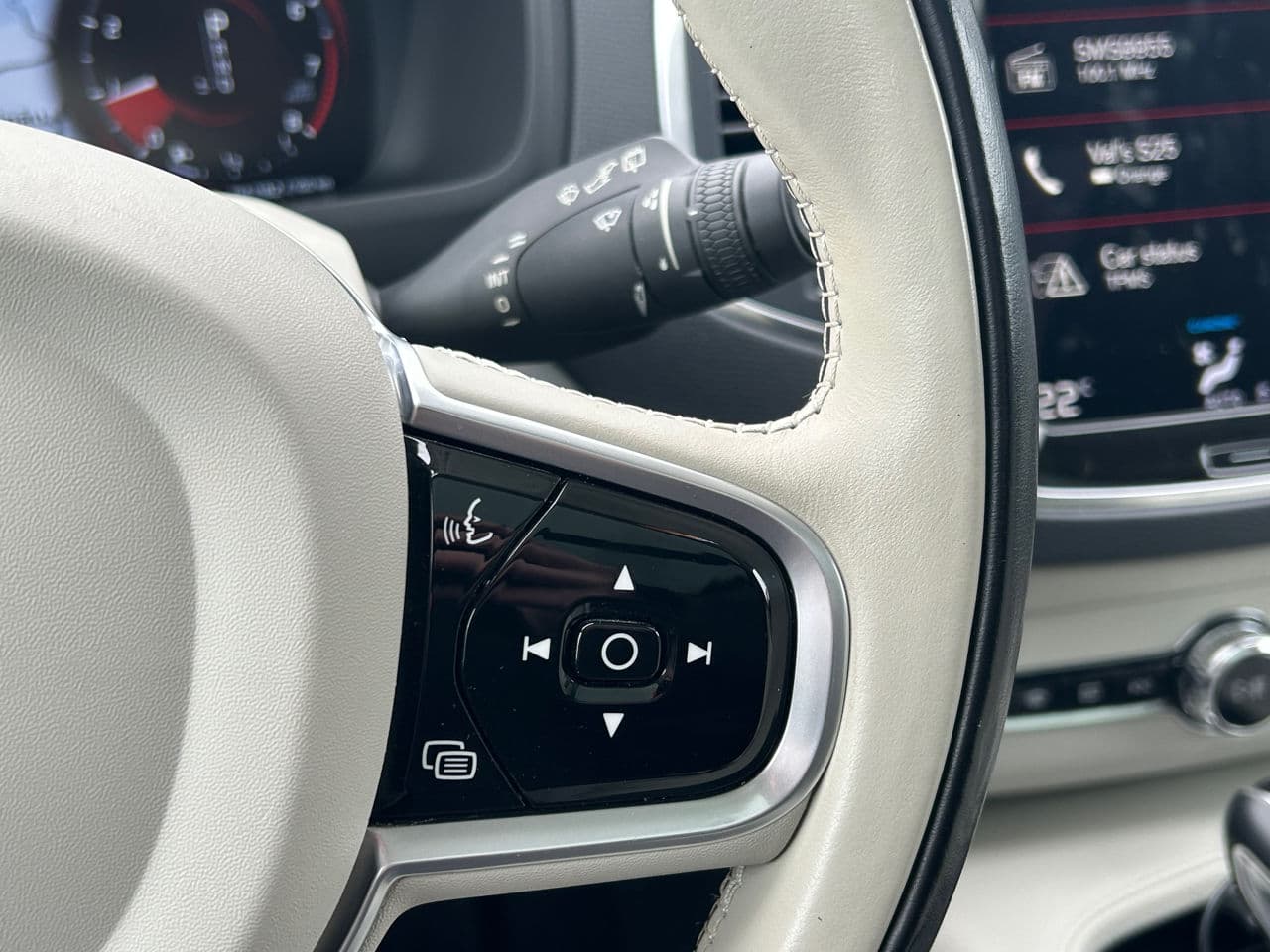 Volvo XC 90 2022 — Миниатюра 10