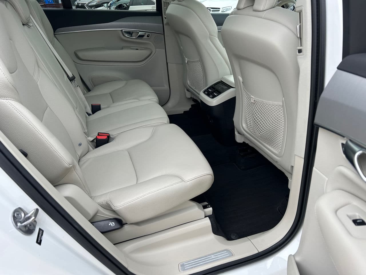 Volvo XC 90 2022 — Миниатюра 18
