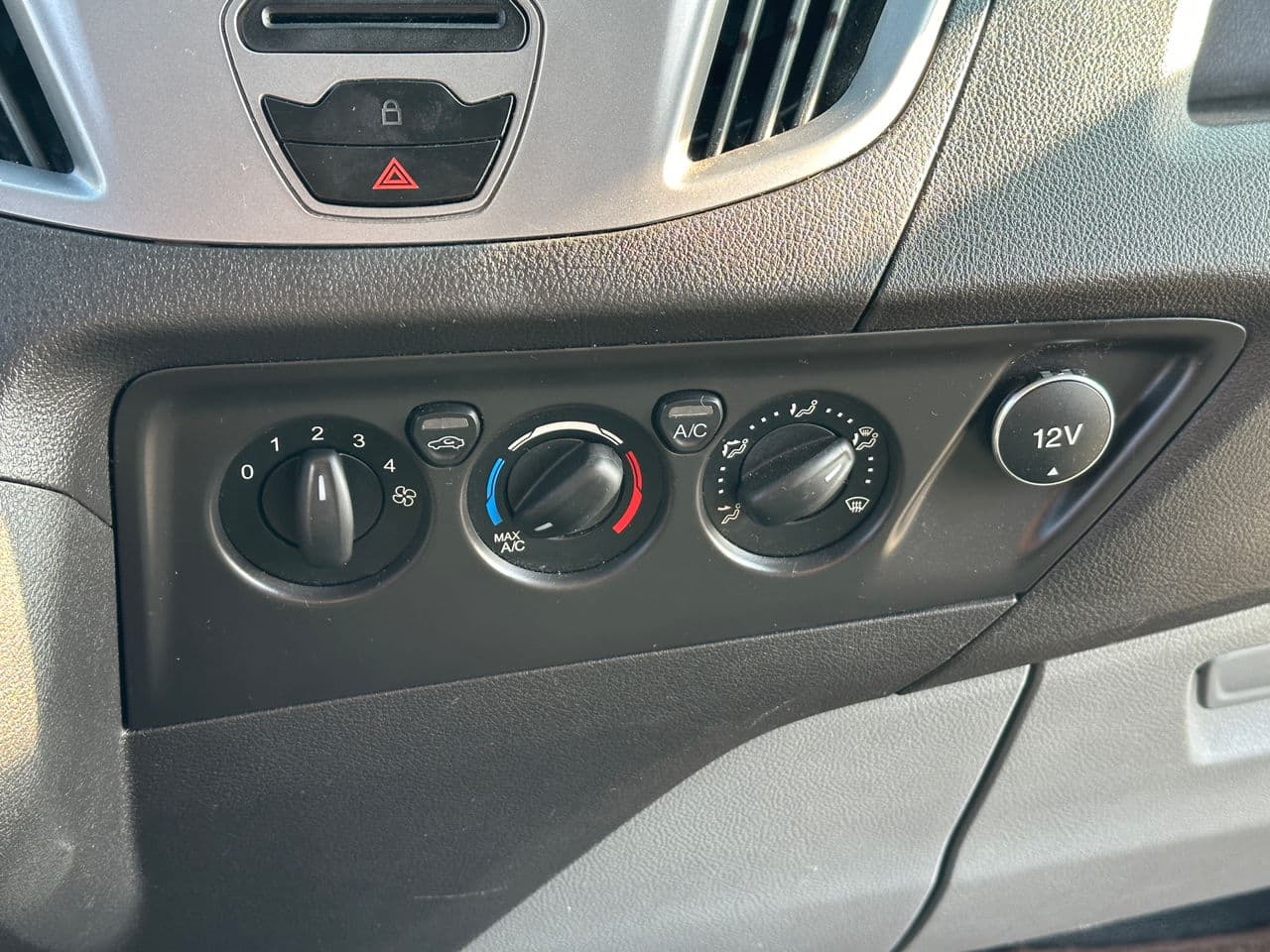 Ford Transit 2017 — Миниатюра 9
