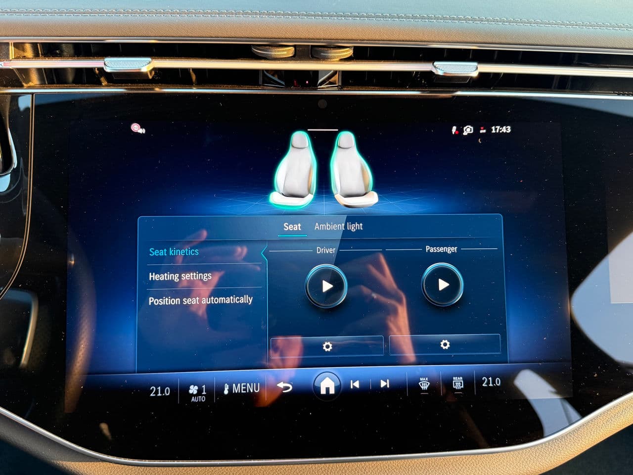 Mercedes E 300de 2024 — Миниатюра 13