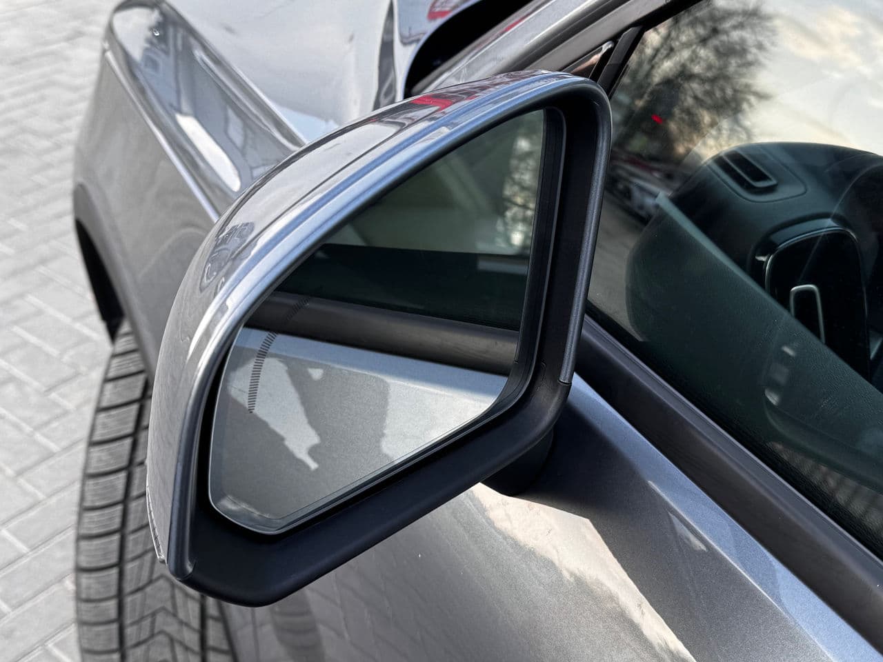 Volvo XC 40 2019 — Миниатюра 17