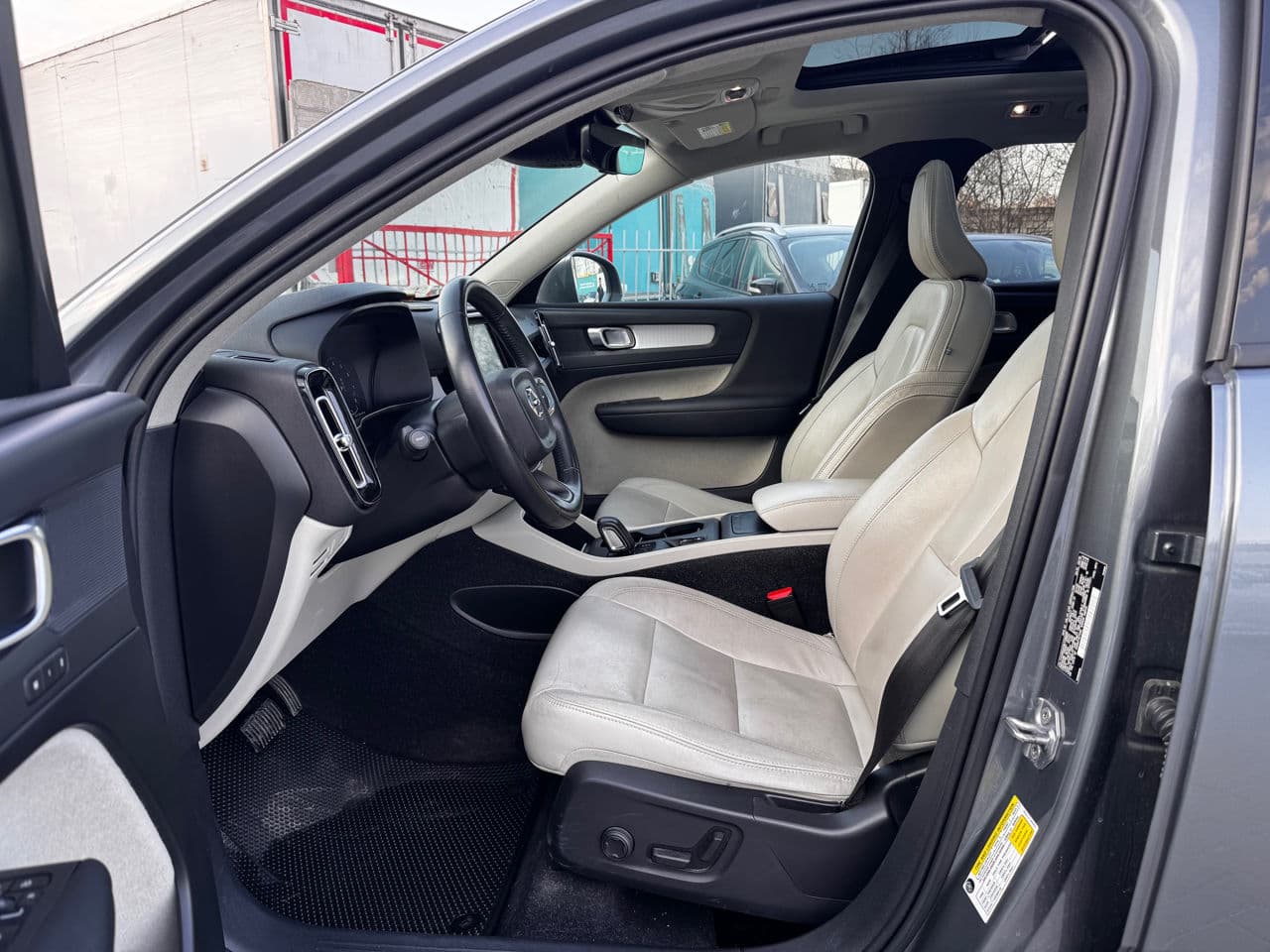 Volvo XC 40 2019 — Миниатюра 5