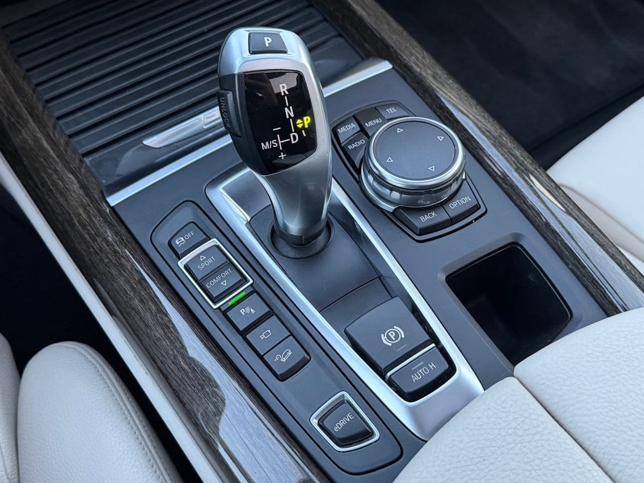 2015 BMW X5 4.0e — Miniatură 16