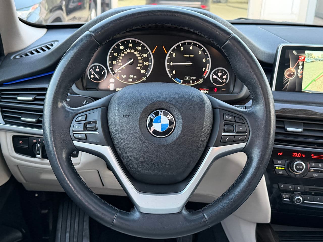2015 BMW X5 4.0e — Miniatură 13