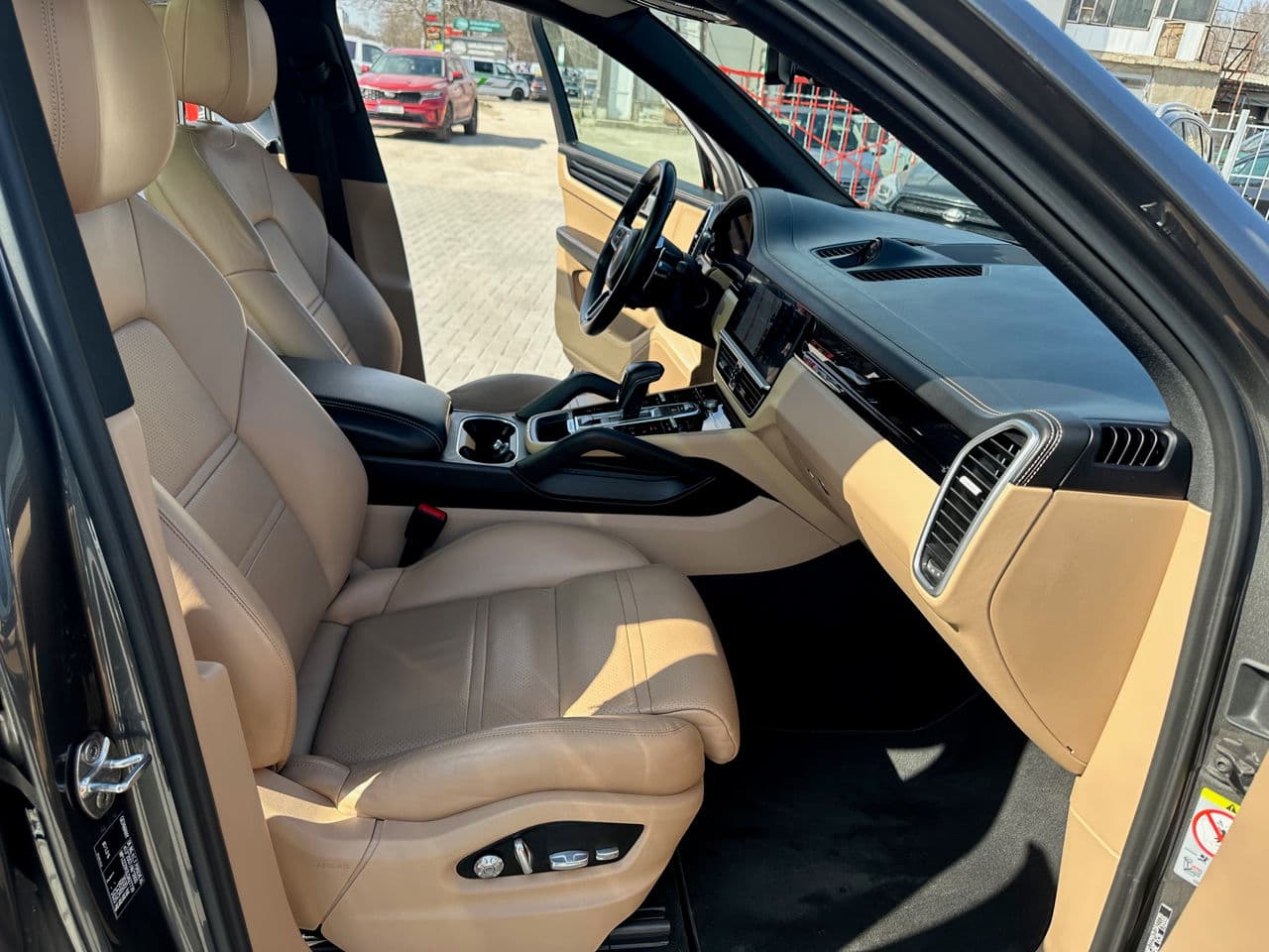 Porsche Cayenne E-Hybrid 2020 — Миниатюра 5