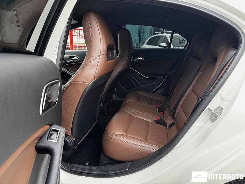 Mercedes A 45 AMG 2018 — Миниатюра 7