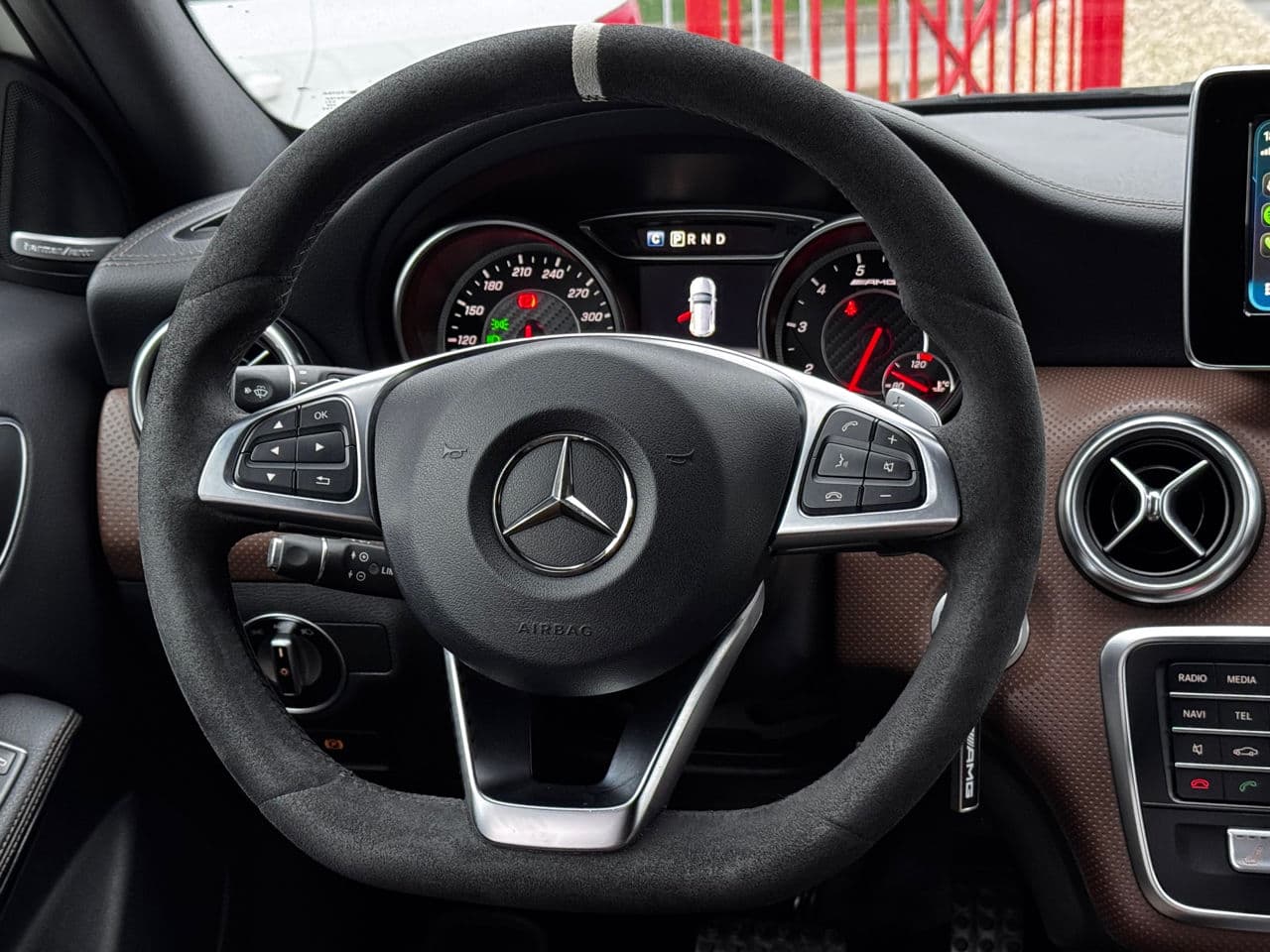 Mercedes A 45 AMG 2018 — Миниатюра 11
