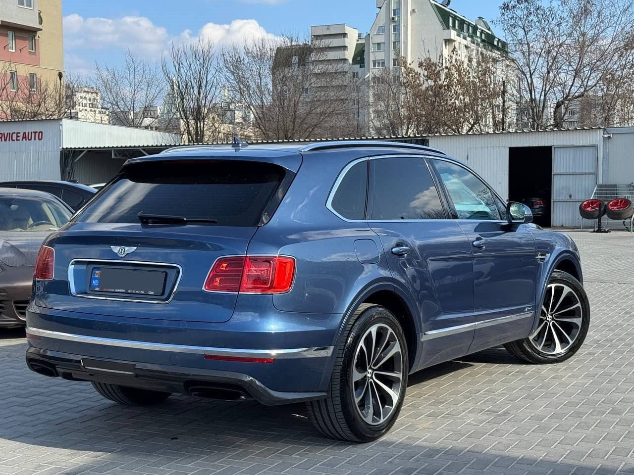 Bentley Bentayga 2018 — Миниатюра 3