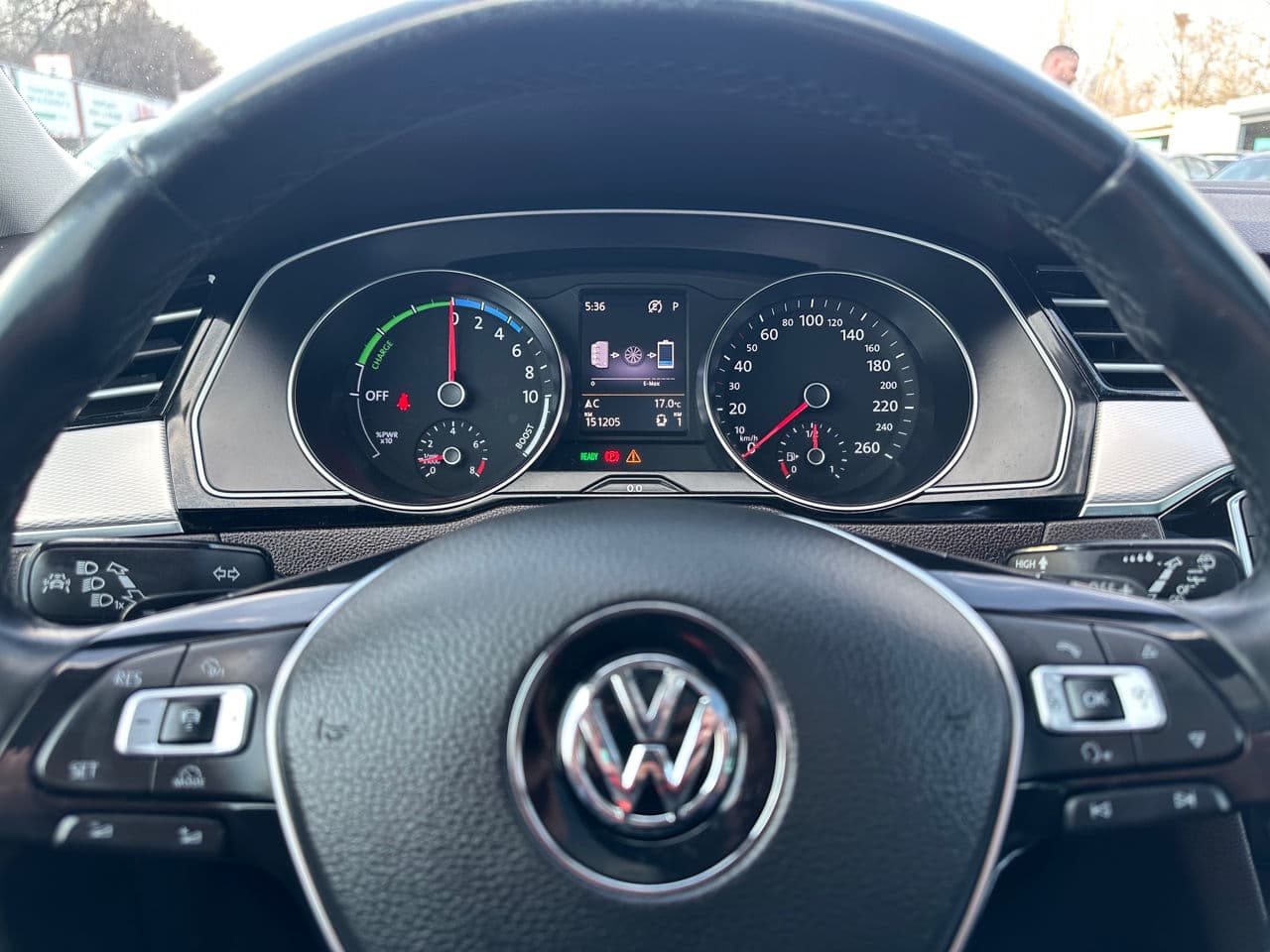 Volkswagen Passat GTE 2016 — Миниатюра 10