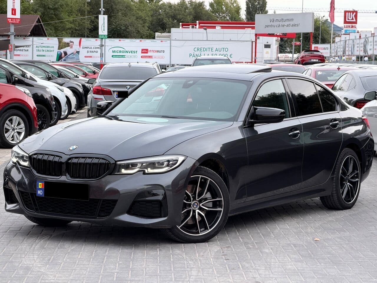 2019 BMW 330 — Foto 1