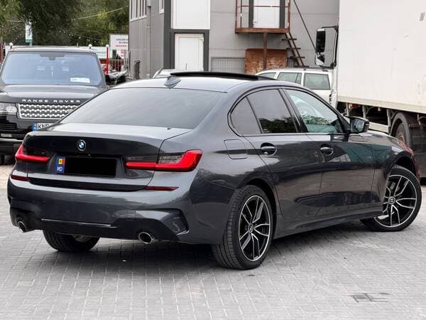 2019 BMW 330 — Miniatură 3