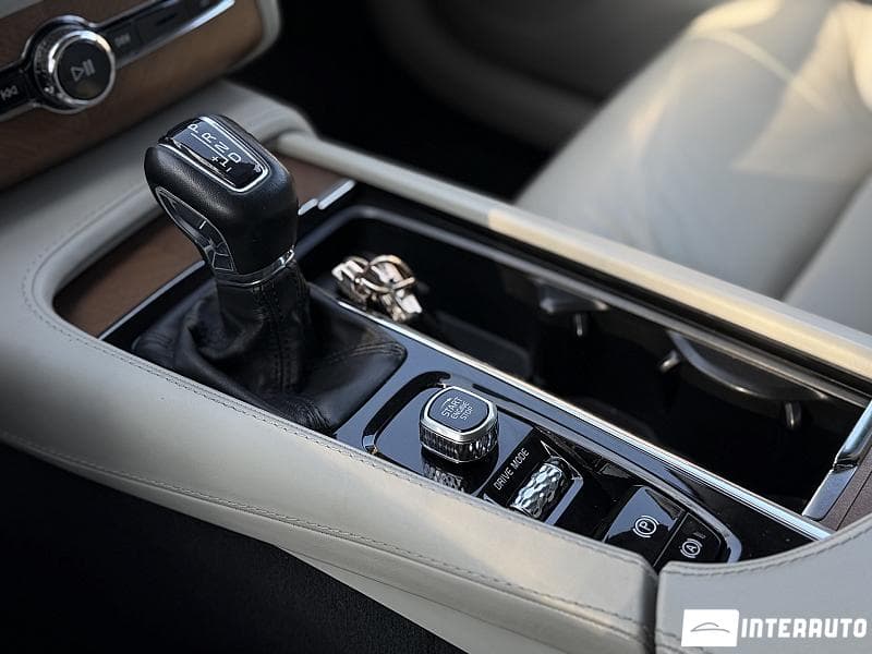 Volvo XC 90 2018 — Миниатюра 14