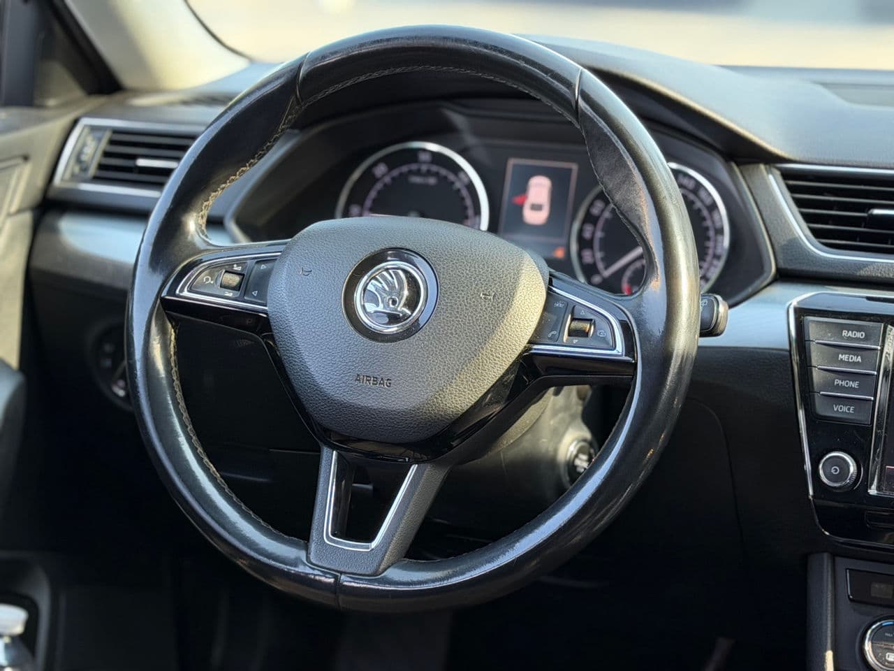 Skoda Superb 2017 — Миниатюра 11