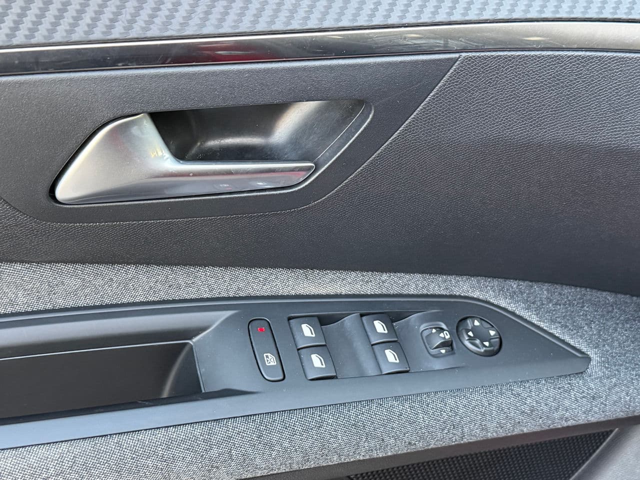 Peugeot 3008 2022 — Миниатюра 5