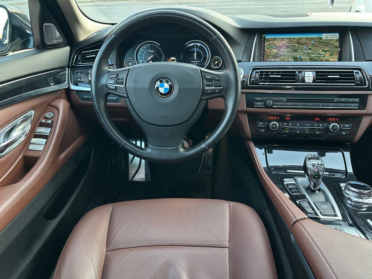 BMW 520 2016 — Миниатюра 8