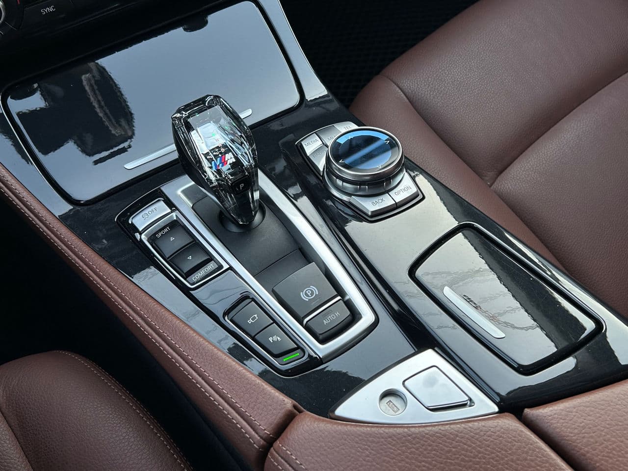 BMW 520 2016 — Миниатюра 17