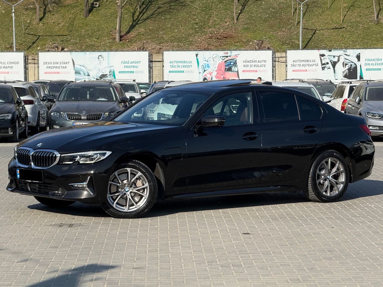 BMW 330E 2020 — Миниатюра 2
