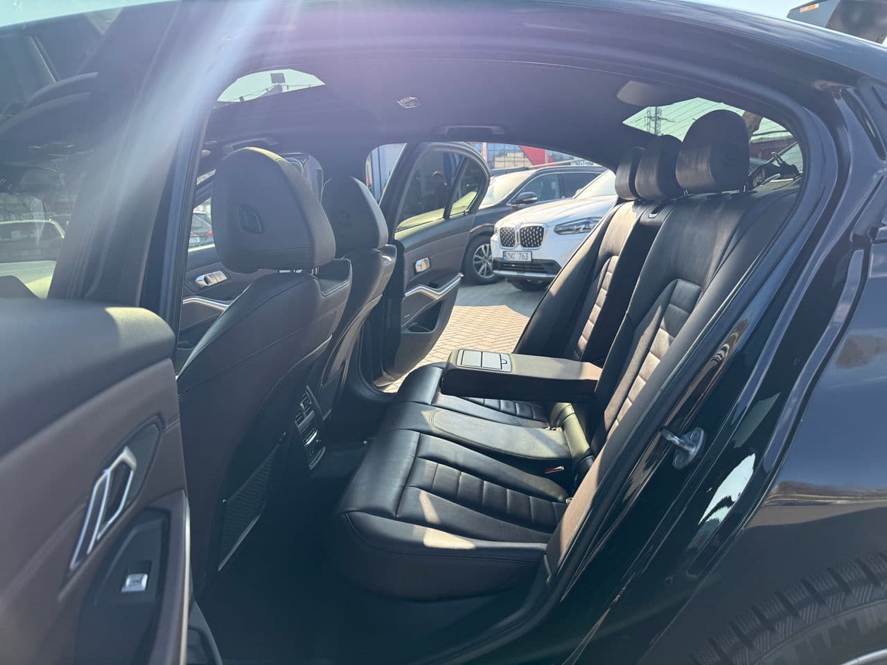 BMW 330E 2020 — Миниатюра 15