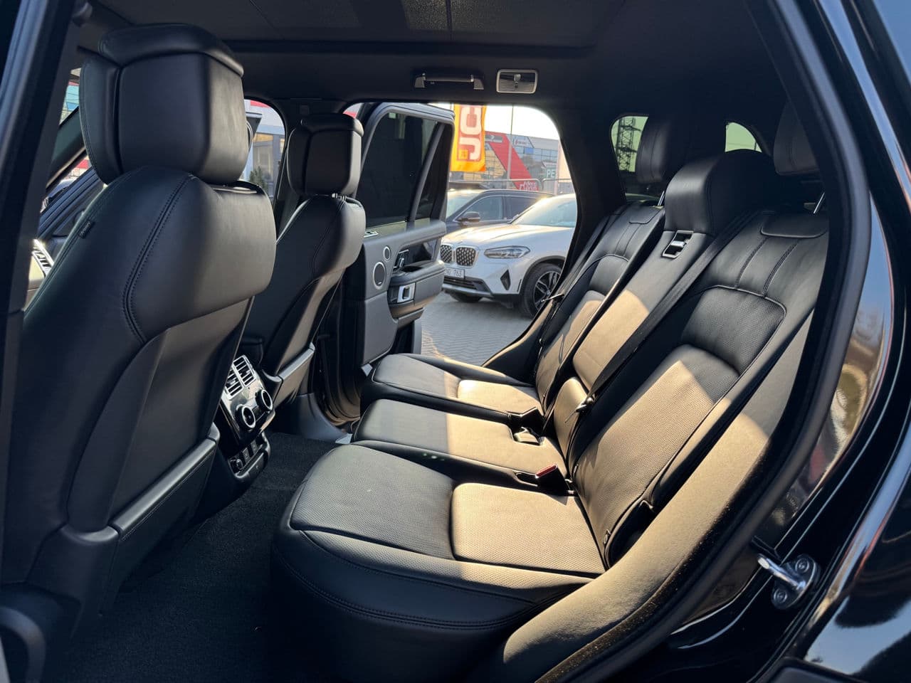Land Rover Range Rover Vogue 2021 — Миниатюра 24