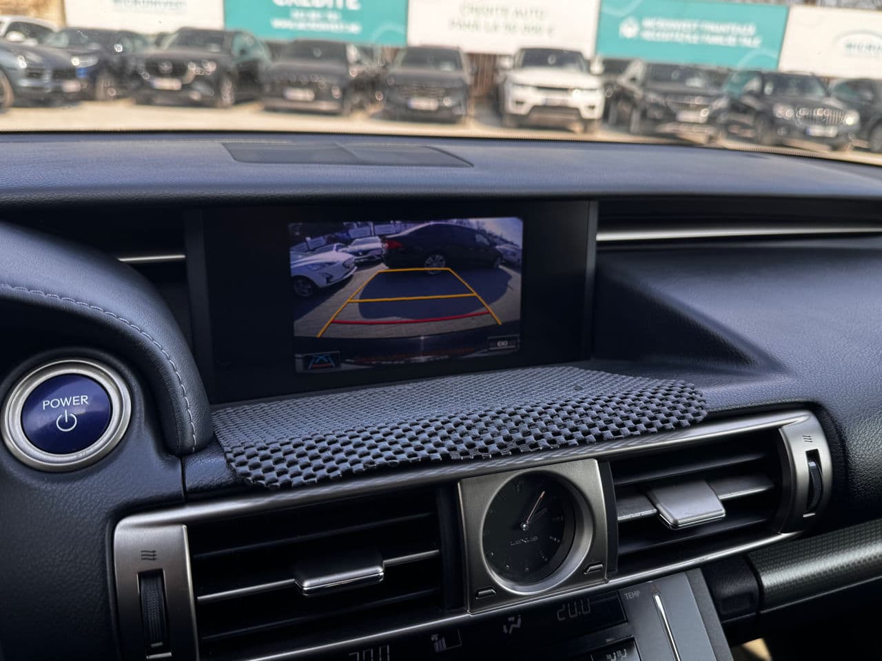 Lexus IS 300h 2013 — Миниатюра 9