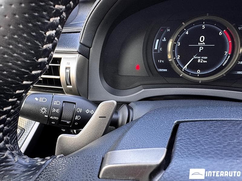 Lexus IS 300h 2013 — Миниатюра 18