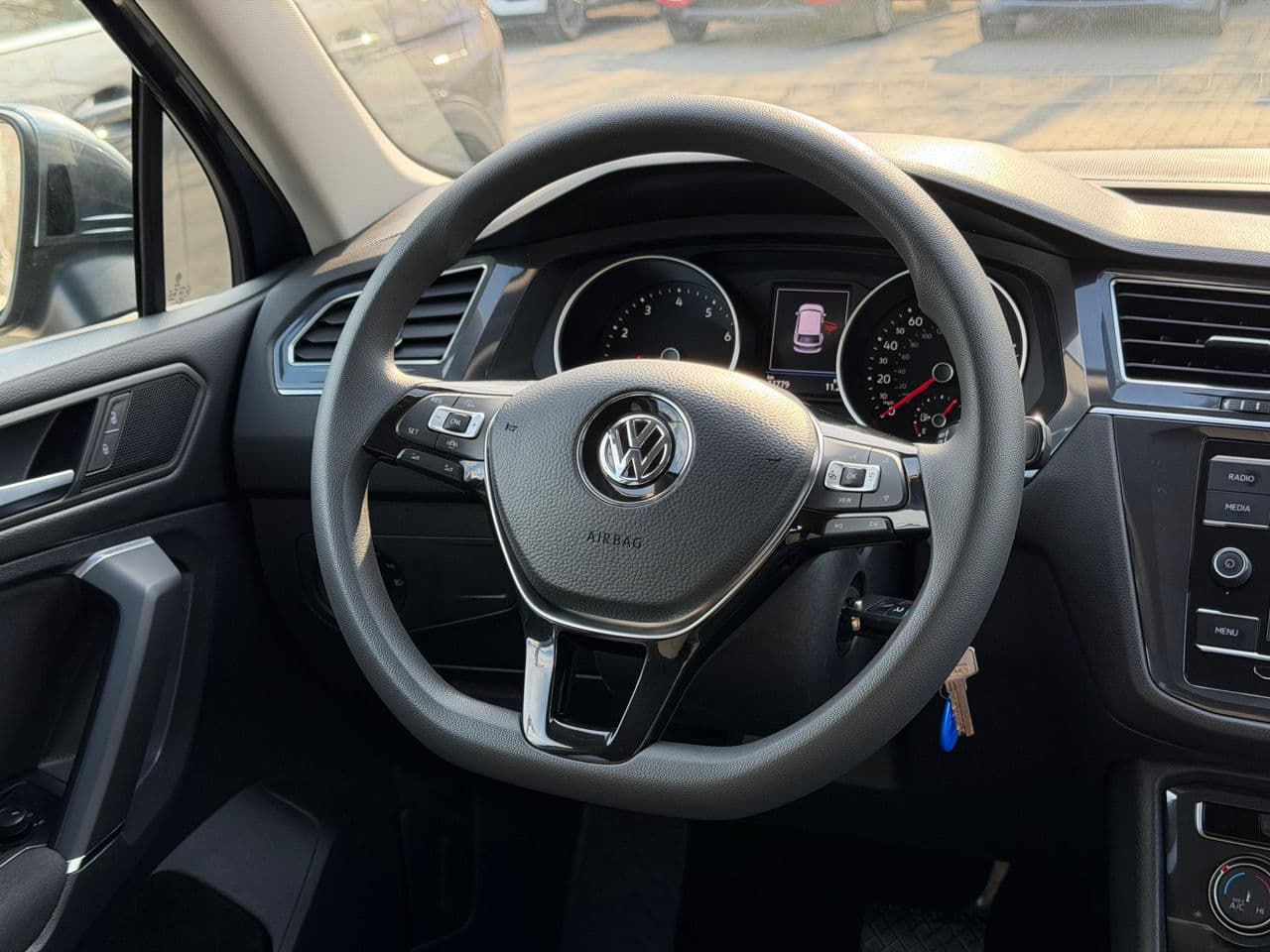 Volkswagen Tiguan 2020 — Миниатюра 9