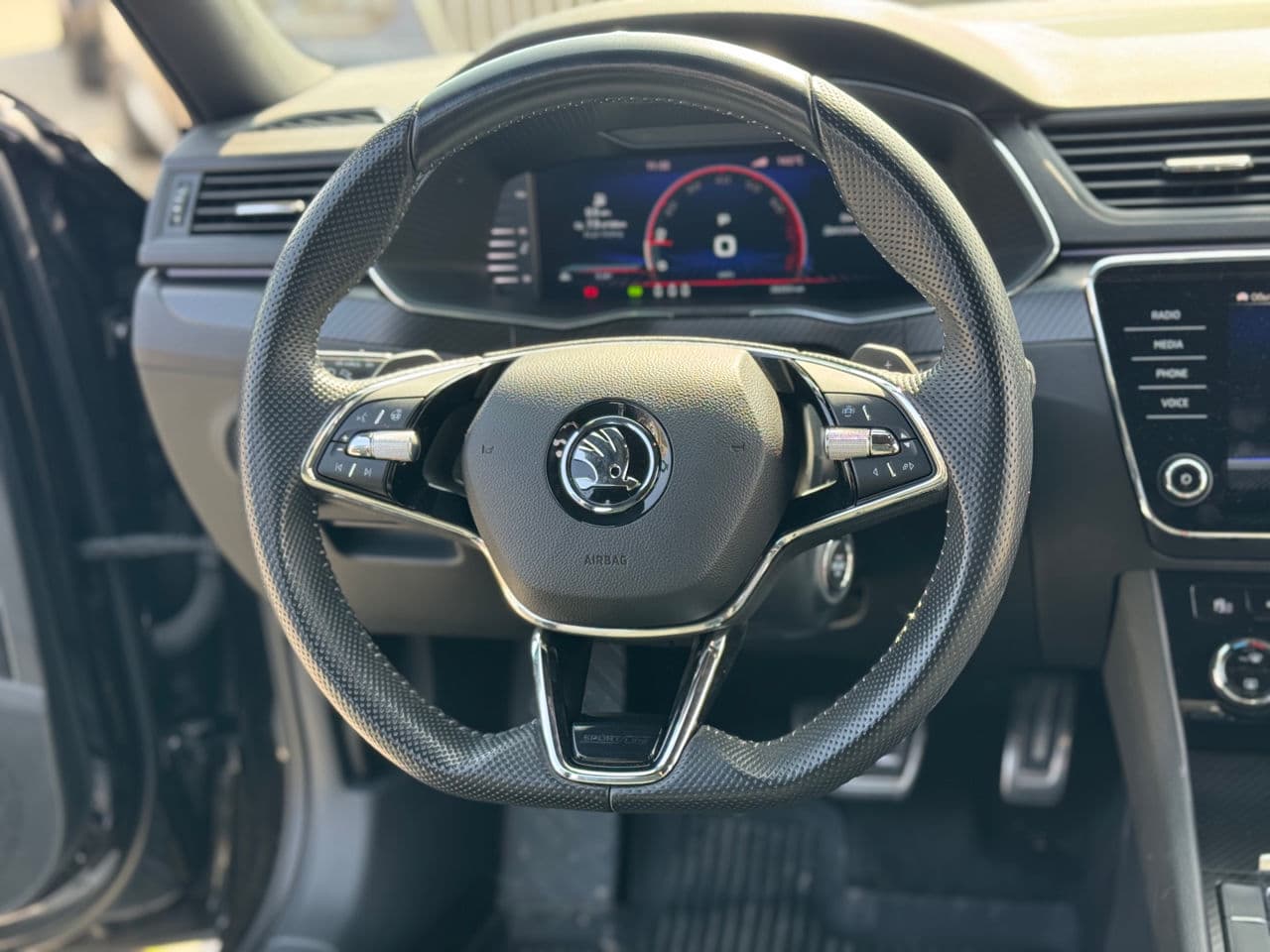 Skoda Superb 2023 — Миниатюра 7