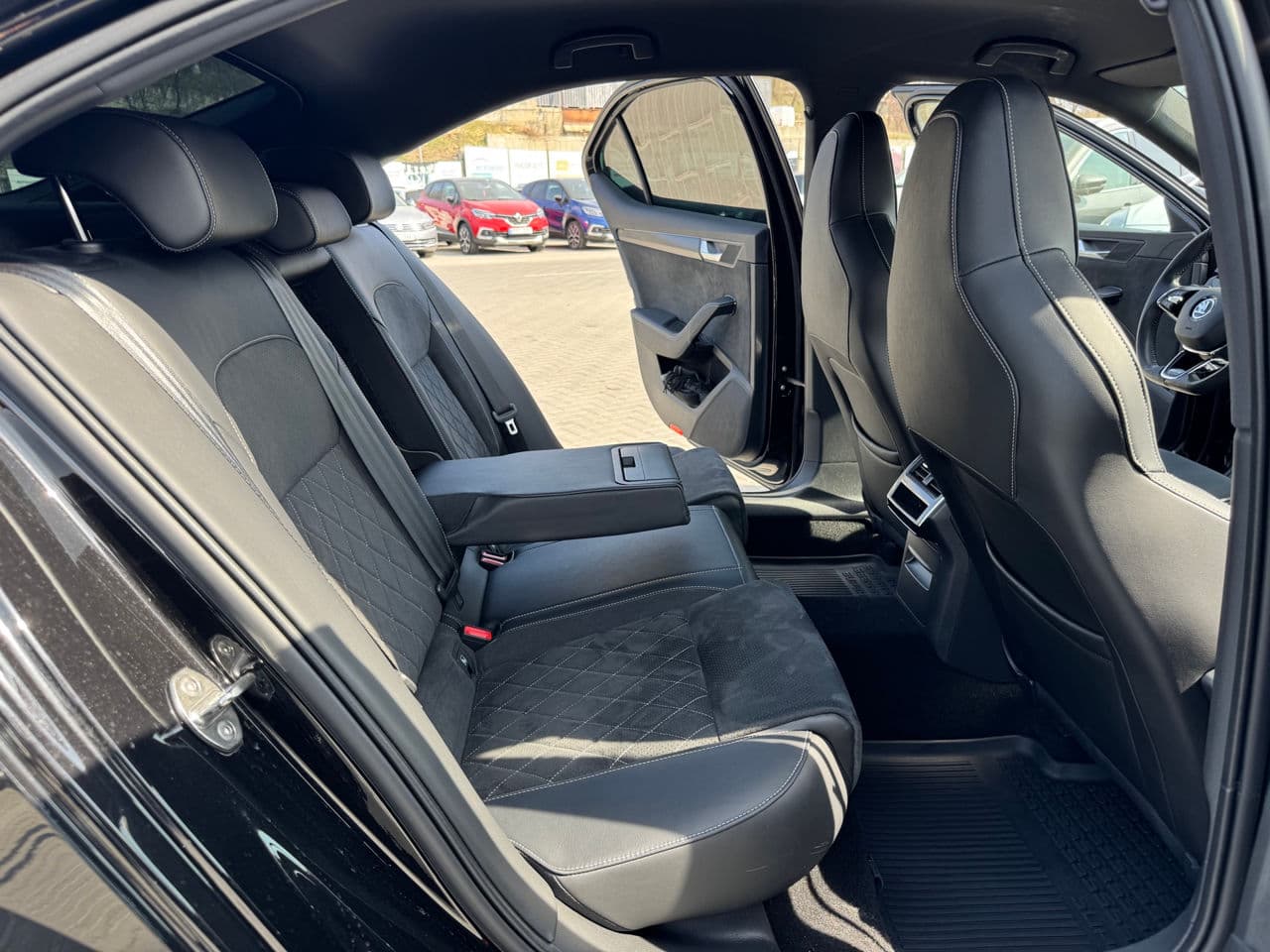 Skoda Superb 2023 — Миниатюра 14