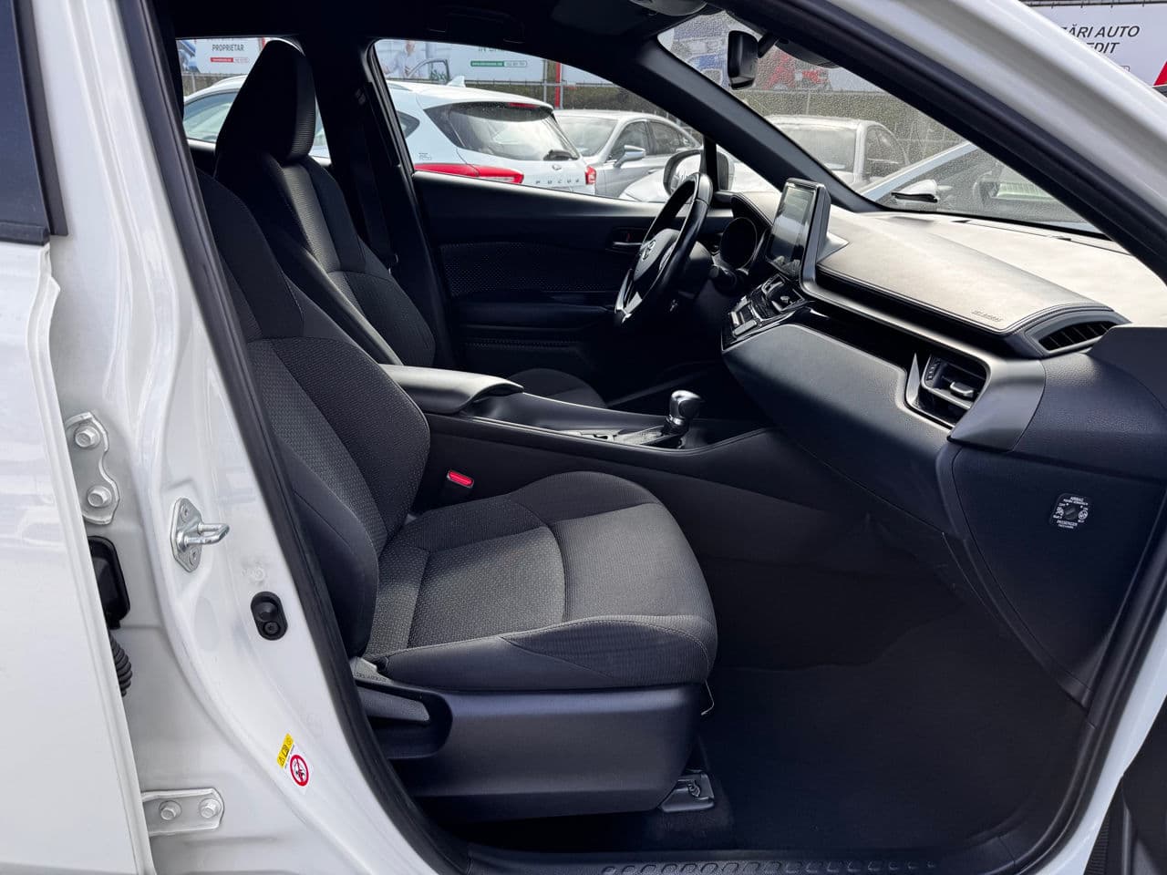 Toyota C-HR 2018 — Миниатюра 6