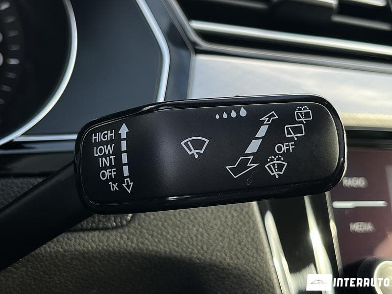 Volkswagen Passat GTE 2020 — Миниатюра 11
