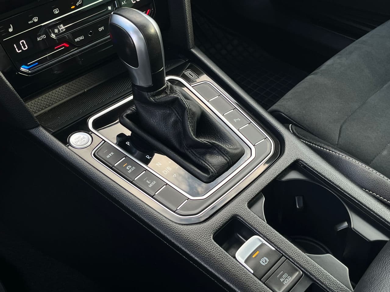 Volkswagen Passat GTE 2020 — Миниатюра 14