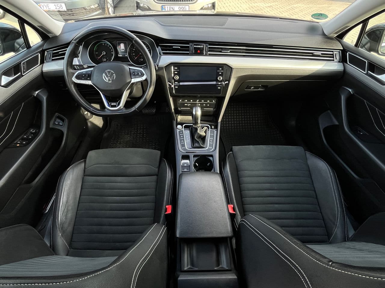 Volkswagen Passat GTE 2020 — Миниатюра 7