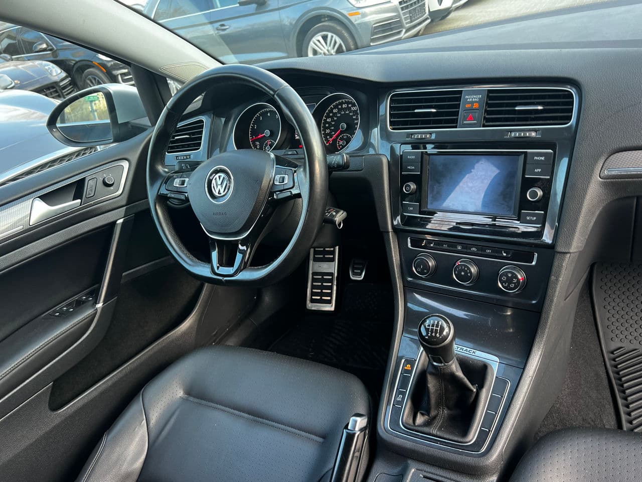 Volkswagen Golf Alltrack 2017 — Миниатюра 8