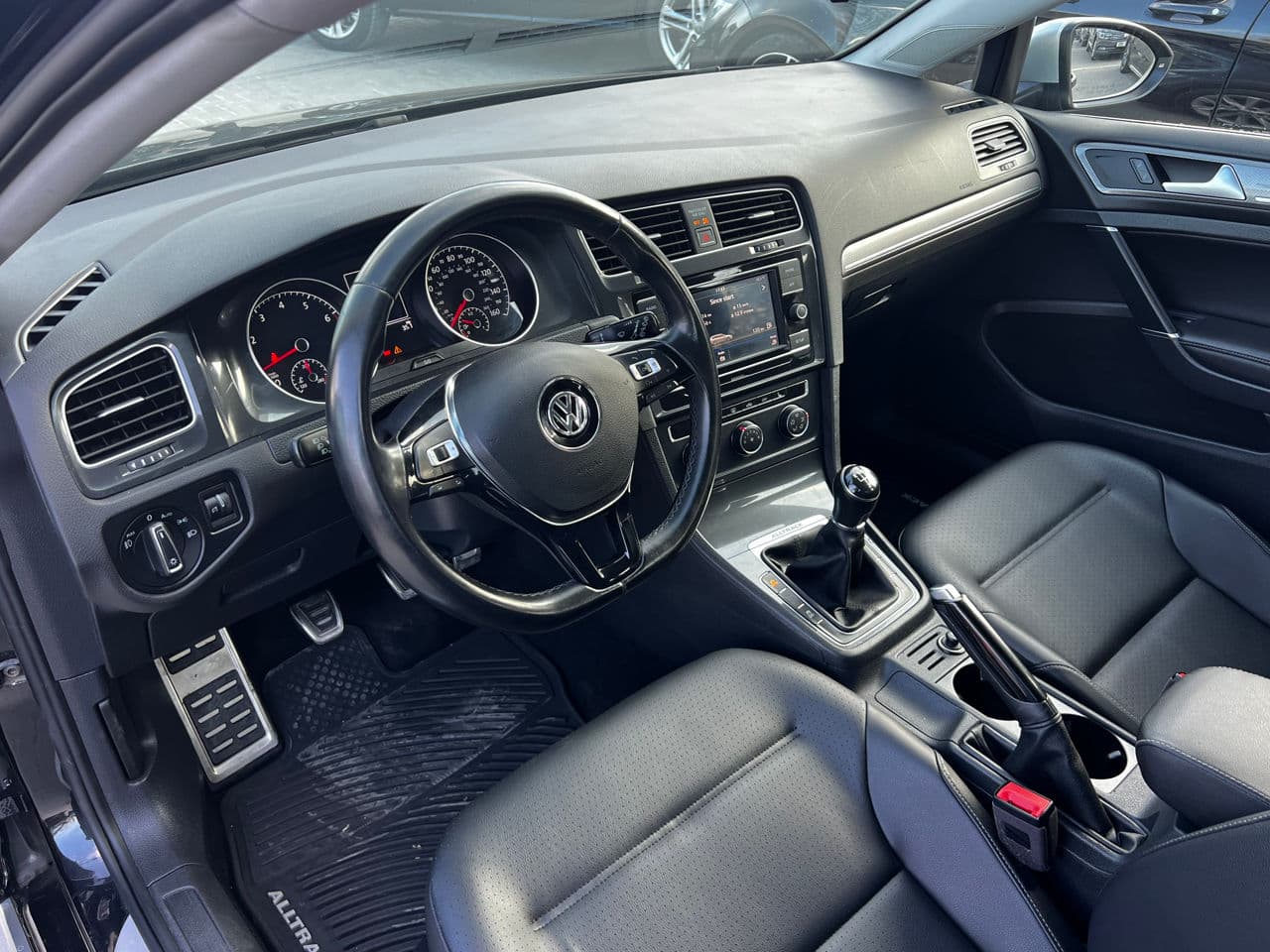 Volkswagen Golf Alltrack 2017 — Миниатюра 6