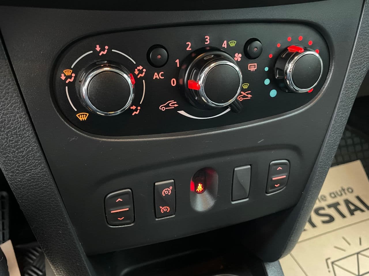 Dacia Sandero Stepway 2014 — Миниатюра 11